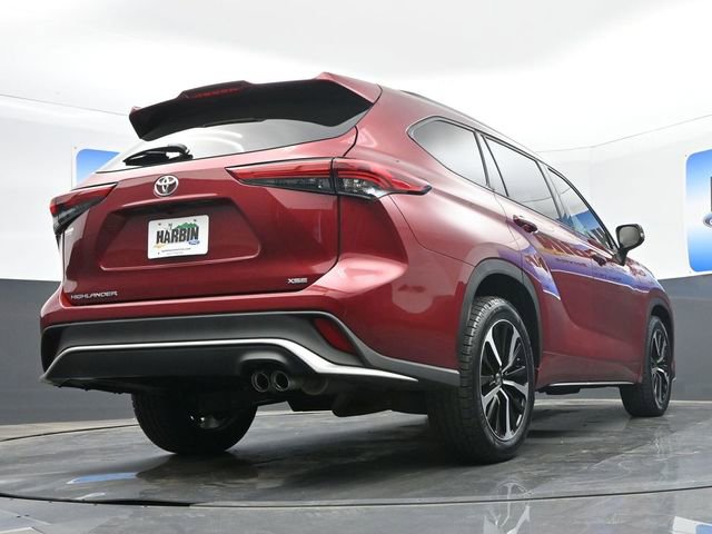 Used 2022 Toyota Highlander XSE FWD image 24