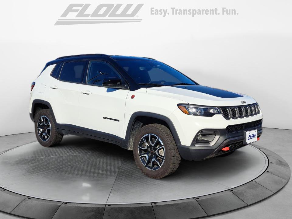 Used 2025 Jeep Compass Trailhawk AWD/4WD image 1