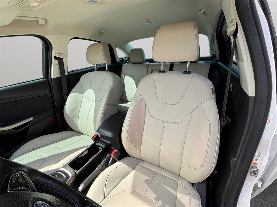 Used 2015 Ford Focus Titanium FWD image 17