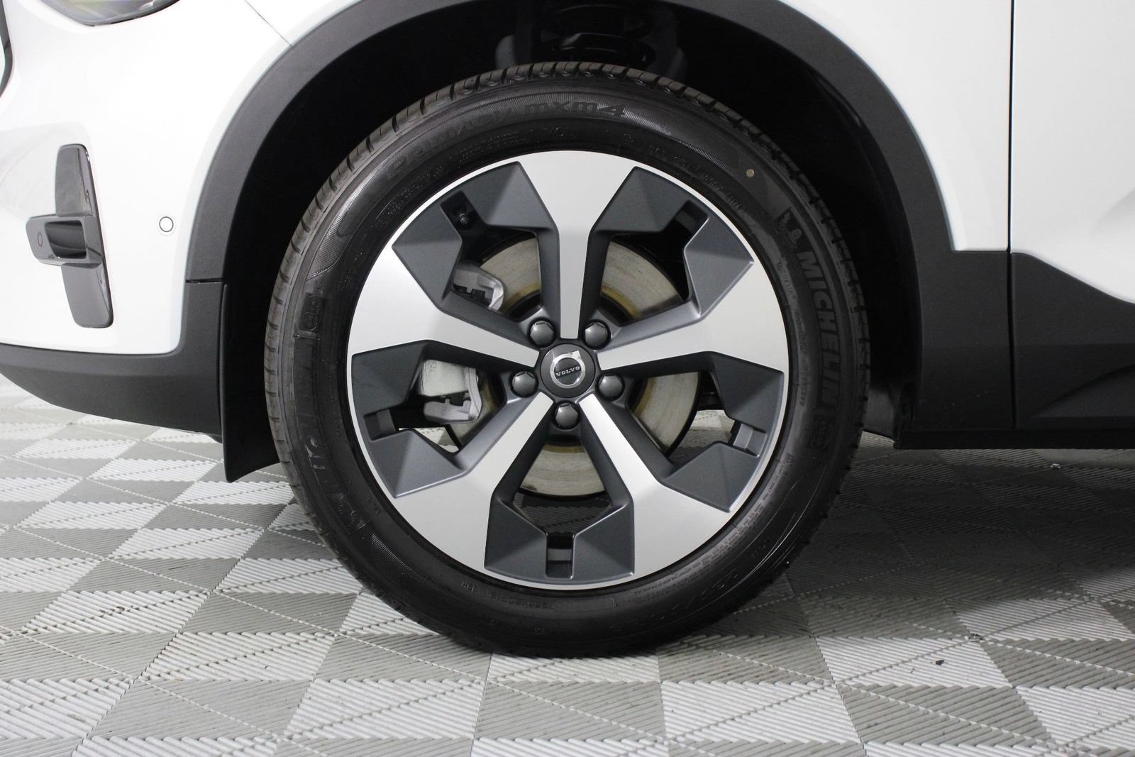 New 2026 Volvo XC40 B5 Plus w/ Climate Package AWD/4WD image 13