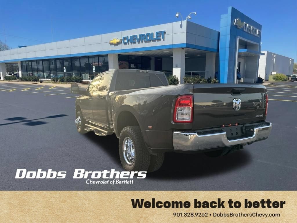 Used 2024 RAM 3500 Tradesman w/ Chrome Appearance Group AWD/4WD image 6