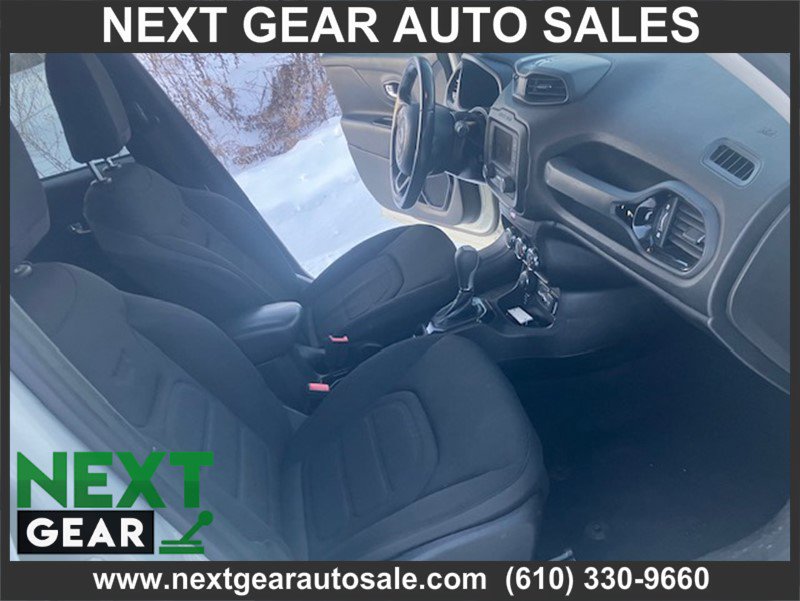 Used 2017 Jeep Renegade Altitude image 6