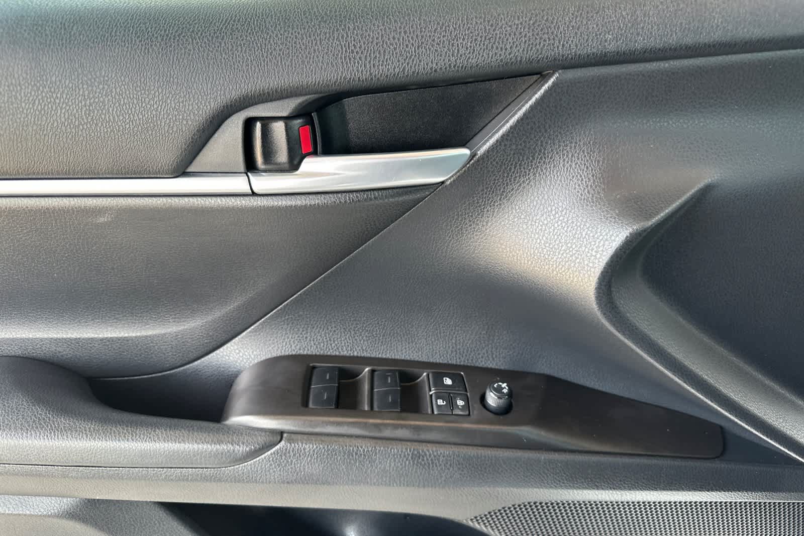 Used 2023 Toyota Camry SE w/ Audio Upgrade Package FWD image 12