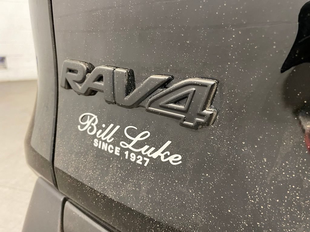 Used 2025 Toyota RAV4 XLE AWD/4WD image 11