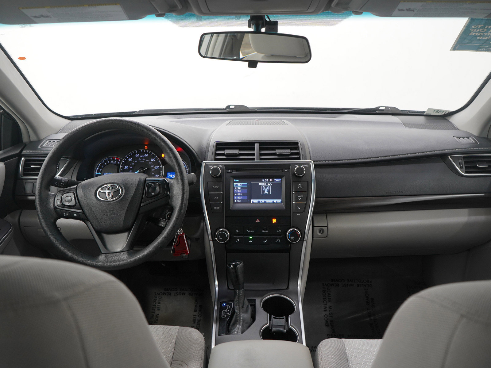 Used 2015 Toyota Camry LE image 14