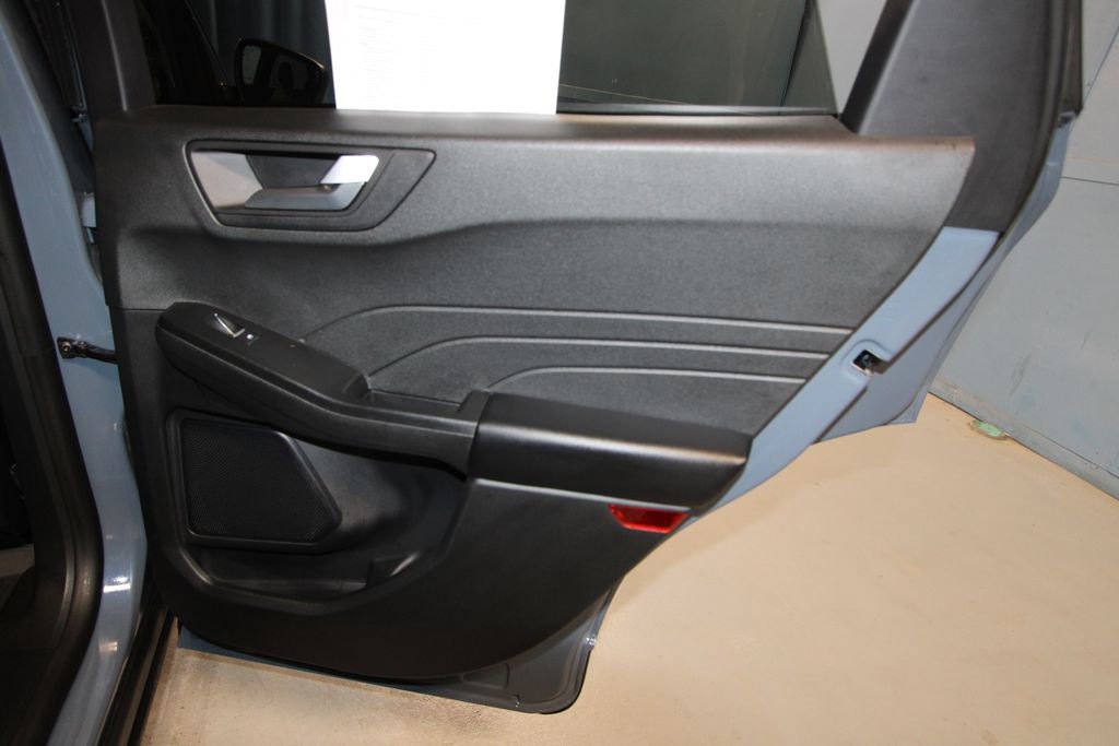 Used 2025 Ford Escape SE FWD image 25