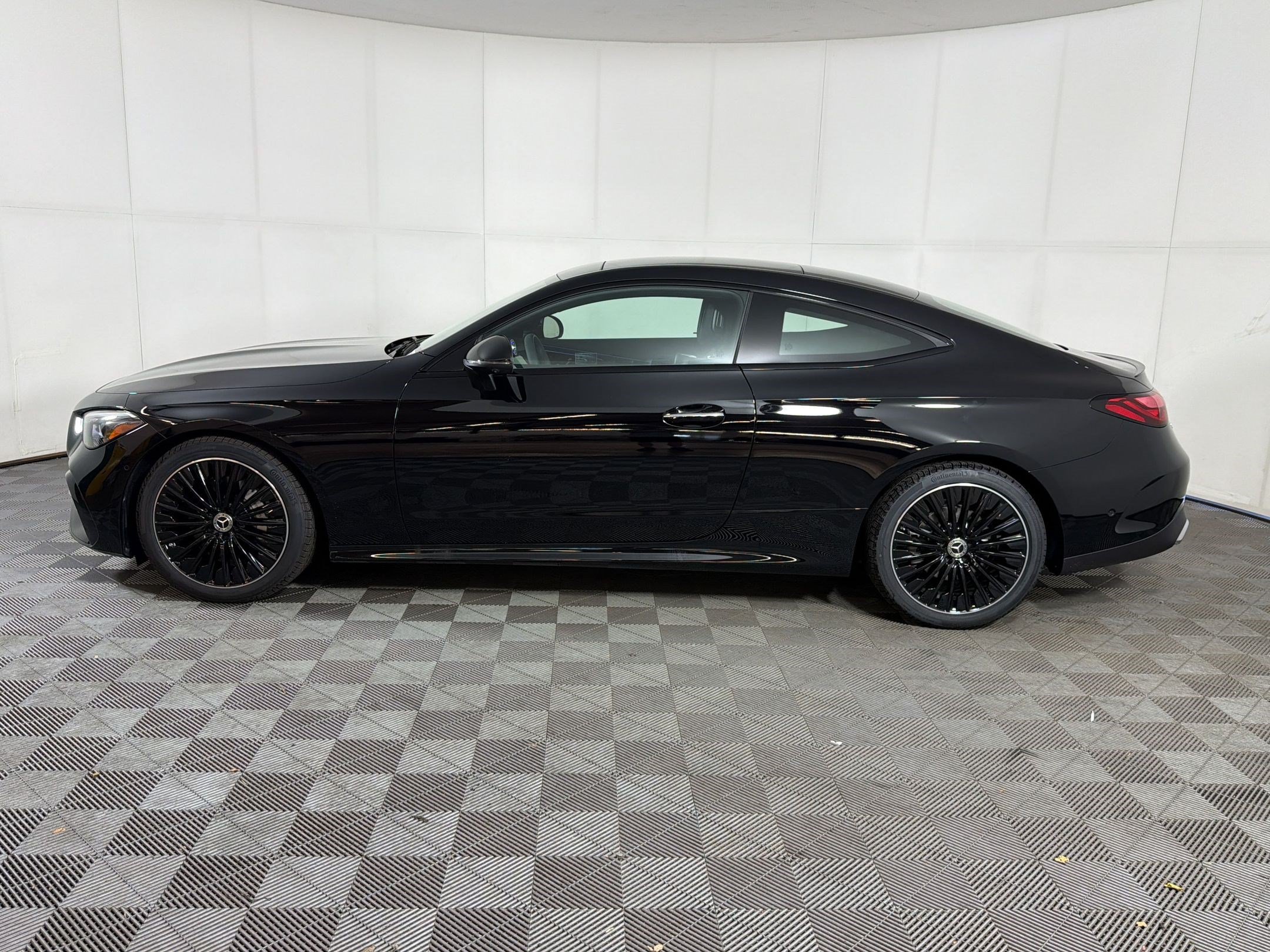 New 2026 Mercedes-Benz CLE 300 4MATIC Coupe image 2