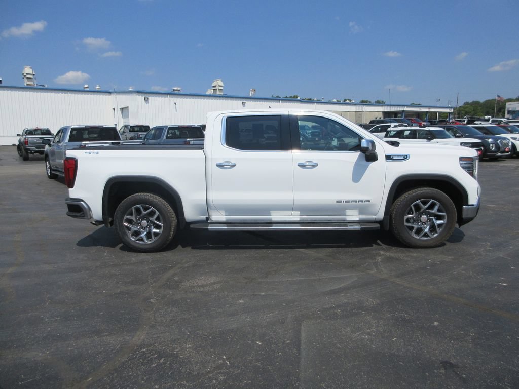 Used 2022 GMC Sierra 1500 SLT w/ SLT Premium Package AWD/4WD image 4