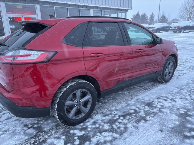 Used 2024 Ford Edge SEL w/ Sport Appearance Package image 3