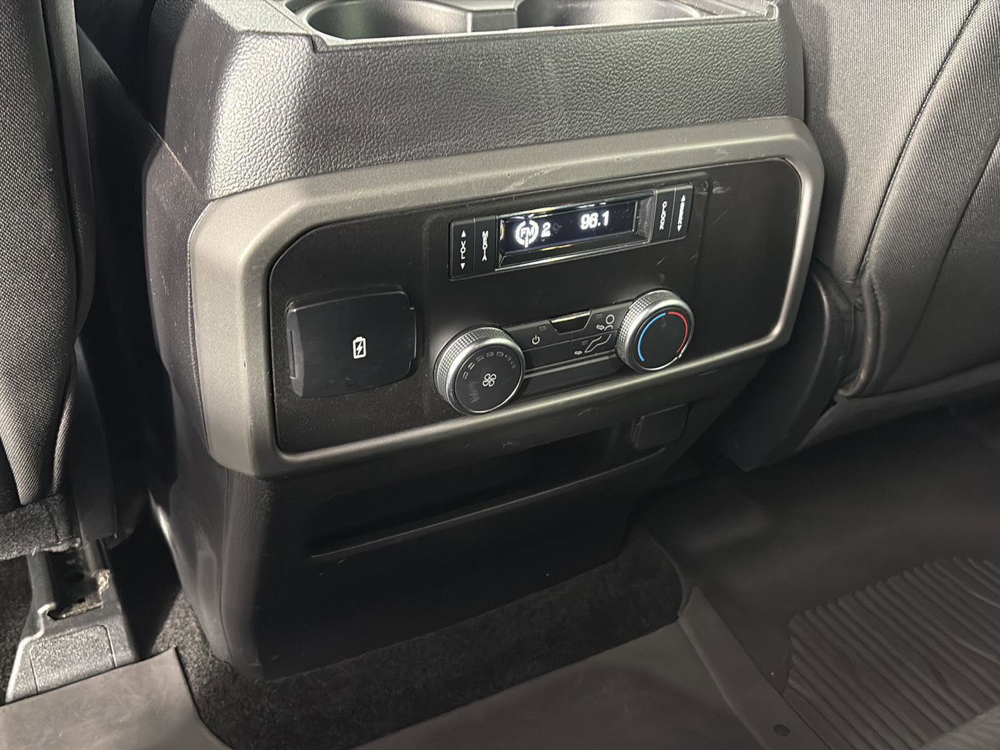 Used 2018 Ford Expedition XLT image 19