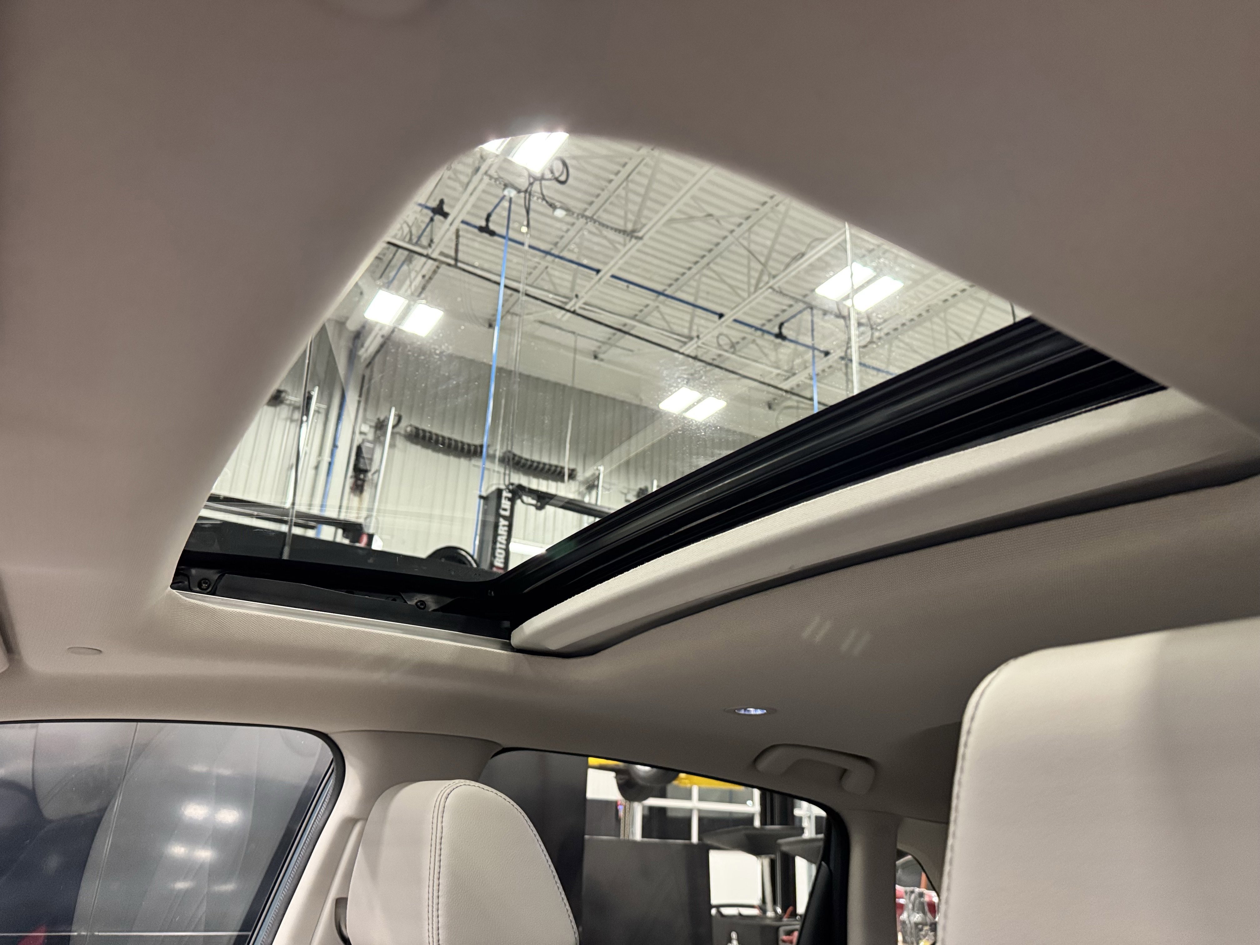 Used 2025 Honda HR-V EX-L image 16