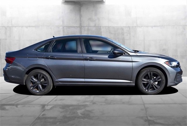 Certified 2024 Volkswagen Jetta SE w/ Panoramic Sunroof Package image 5