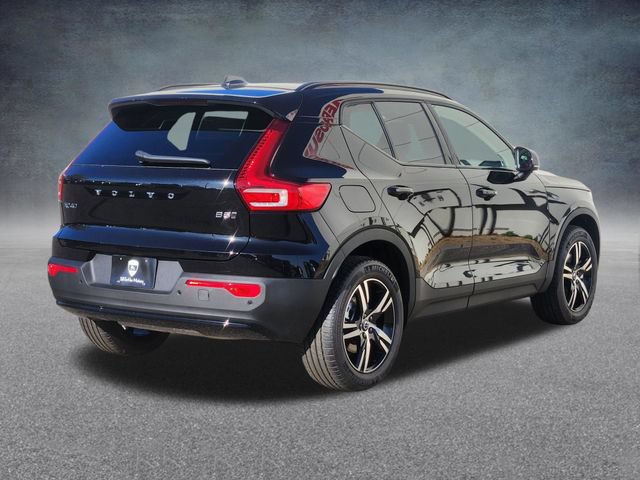 New 2026 Volvo XC40 B5 Core w/ Climate Package AWD/4WD image 7
