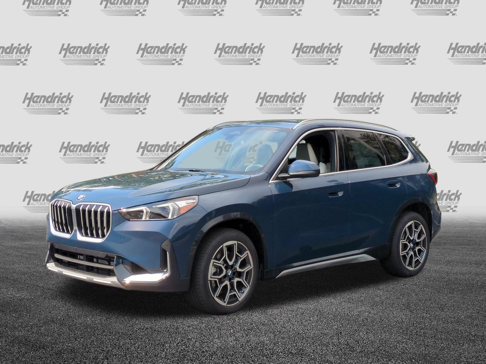 Used 2027 BMW X1 xDrive28i AWD/4WD image 6