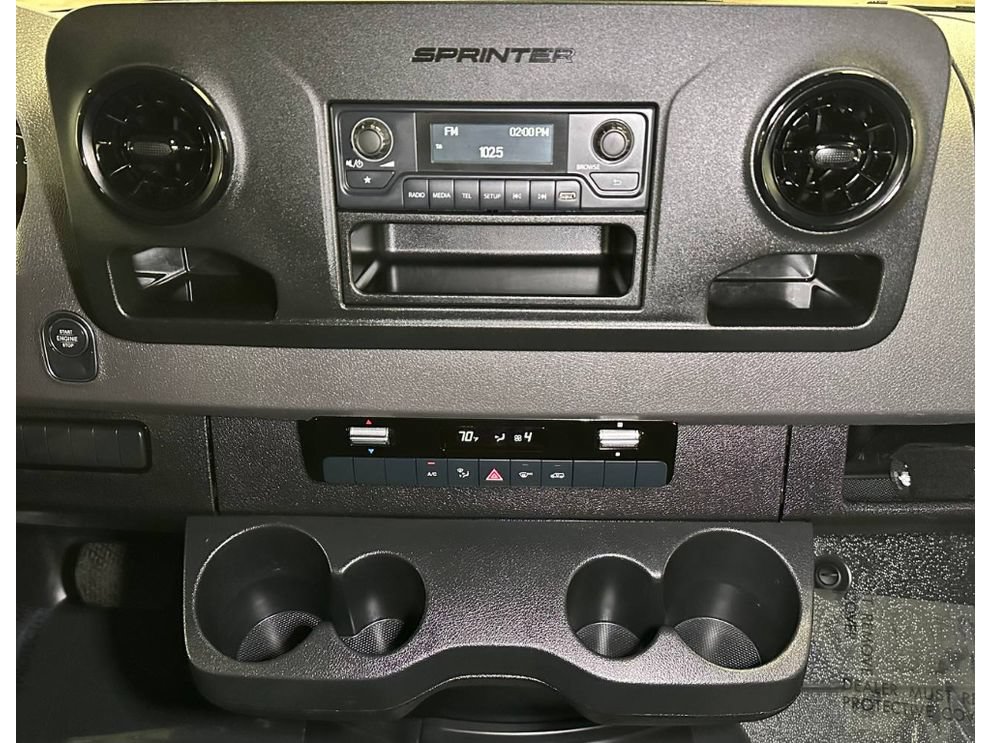 Used 2024 Mercedes-Benz Sprinter 2500 image 34