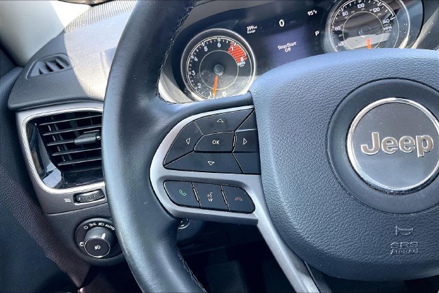 Used 2019 Jeep Cherokee Limited AWD/4WD image 20