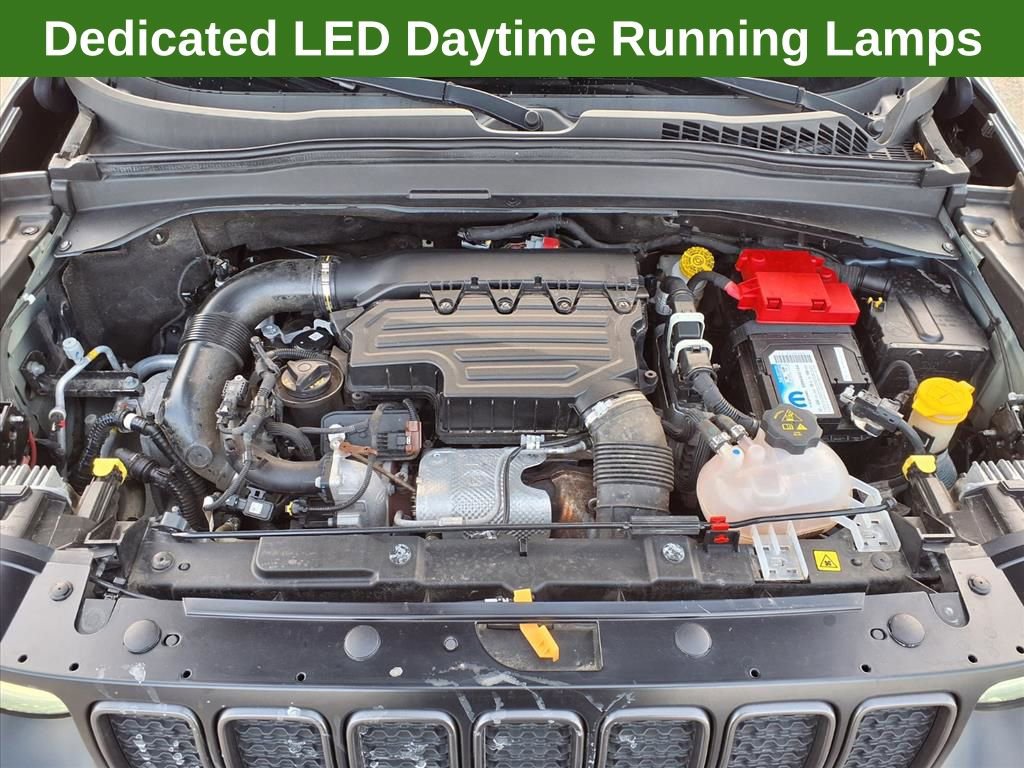 Used 2021 Jeep Renegade Latitude w/ Luxury Group II image 34