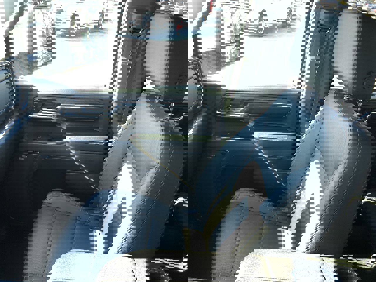 Used 2024 GMC Sierra 2500 SLT w/ SLT Convenience Package image 23