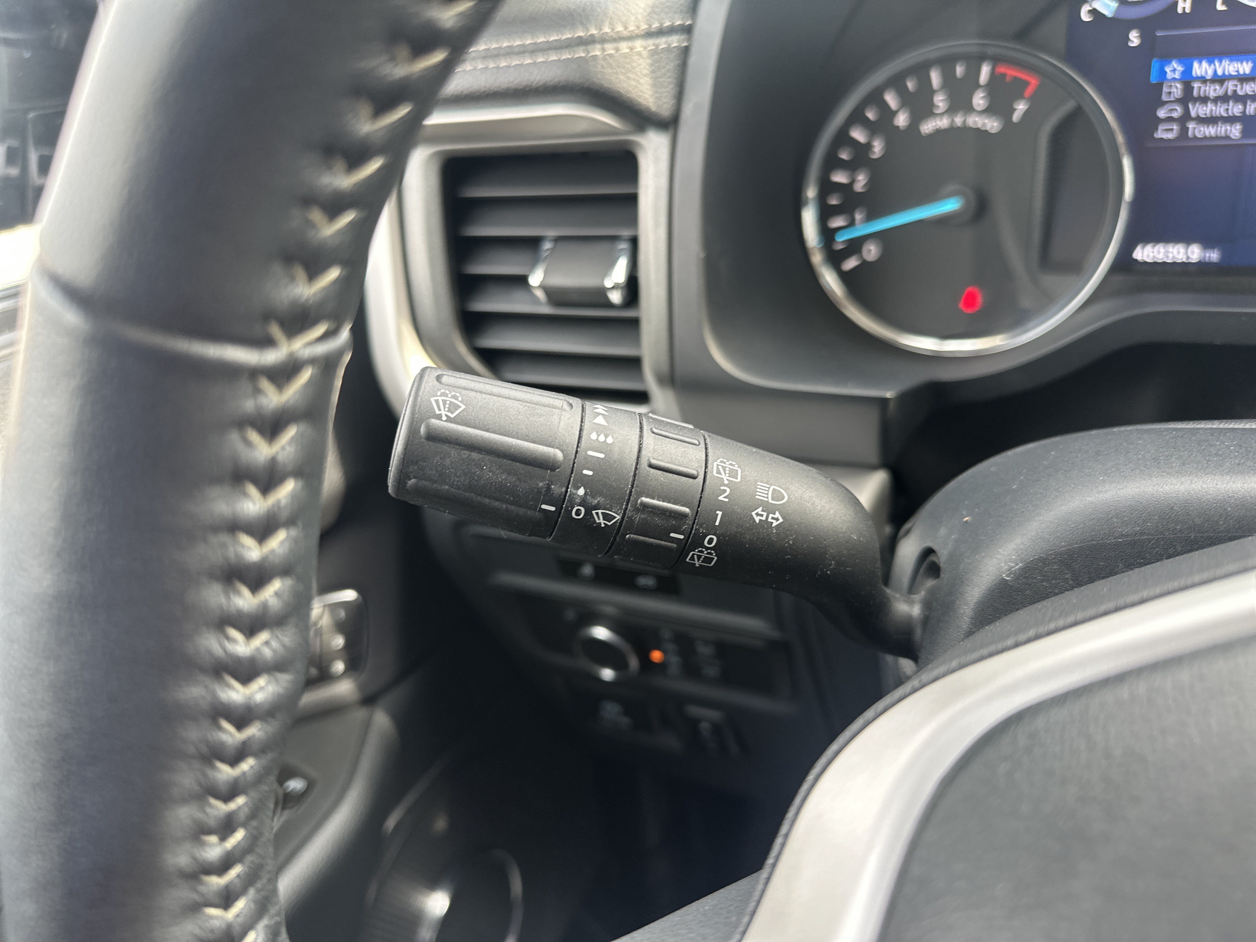 Used 2023 Ford Expedition XLT AWD/4WD image 23