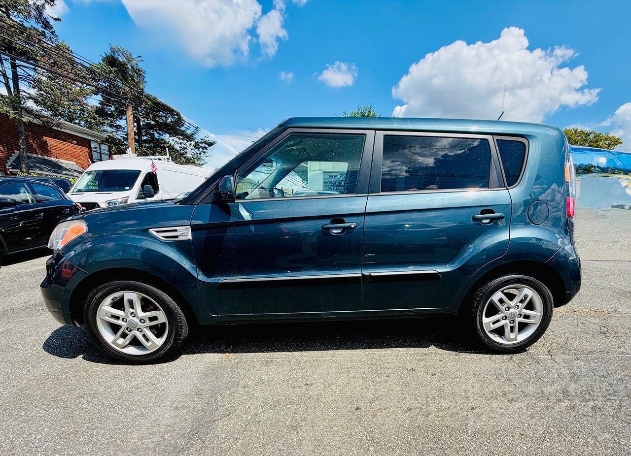 Used 2011 Kia Soul + w/ Audio Pkg FWD image 6