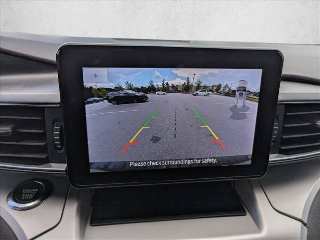 Used 2022 Ford Explorer XLT w/ Equipment Group 202A AWD/4WD image 18