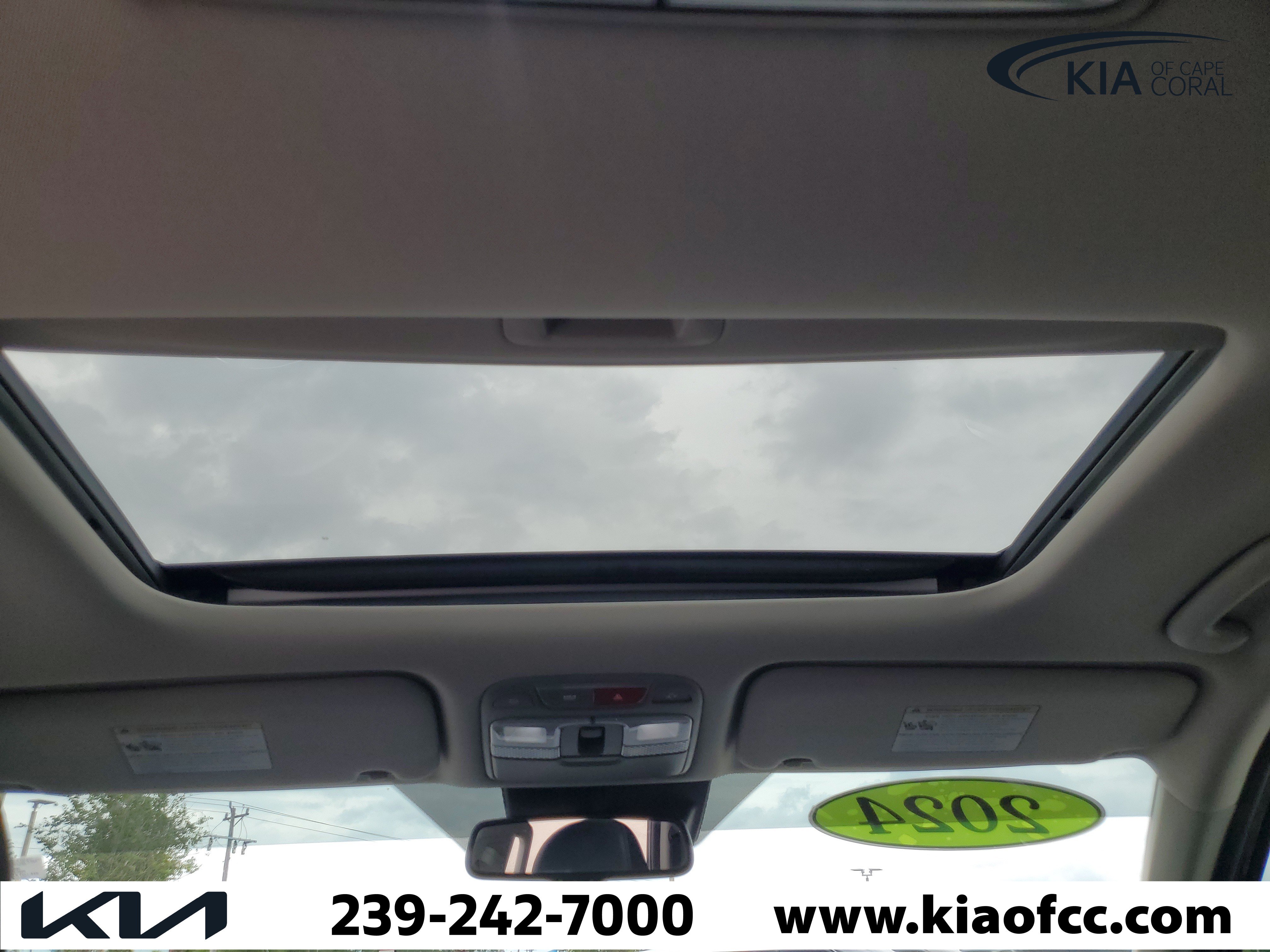 Certified 2024 Kia Telluride EX w/ EX Captain's Chair Package FWD image 28
