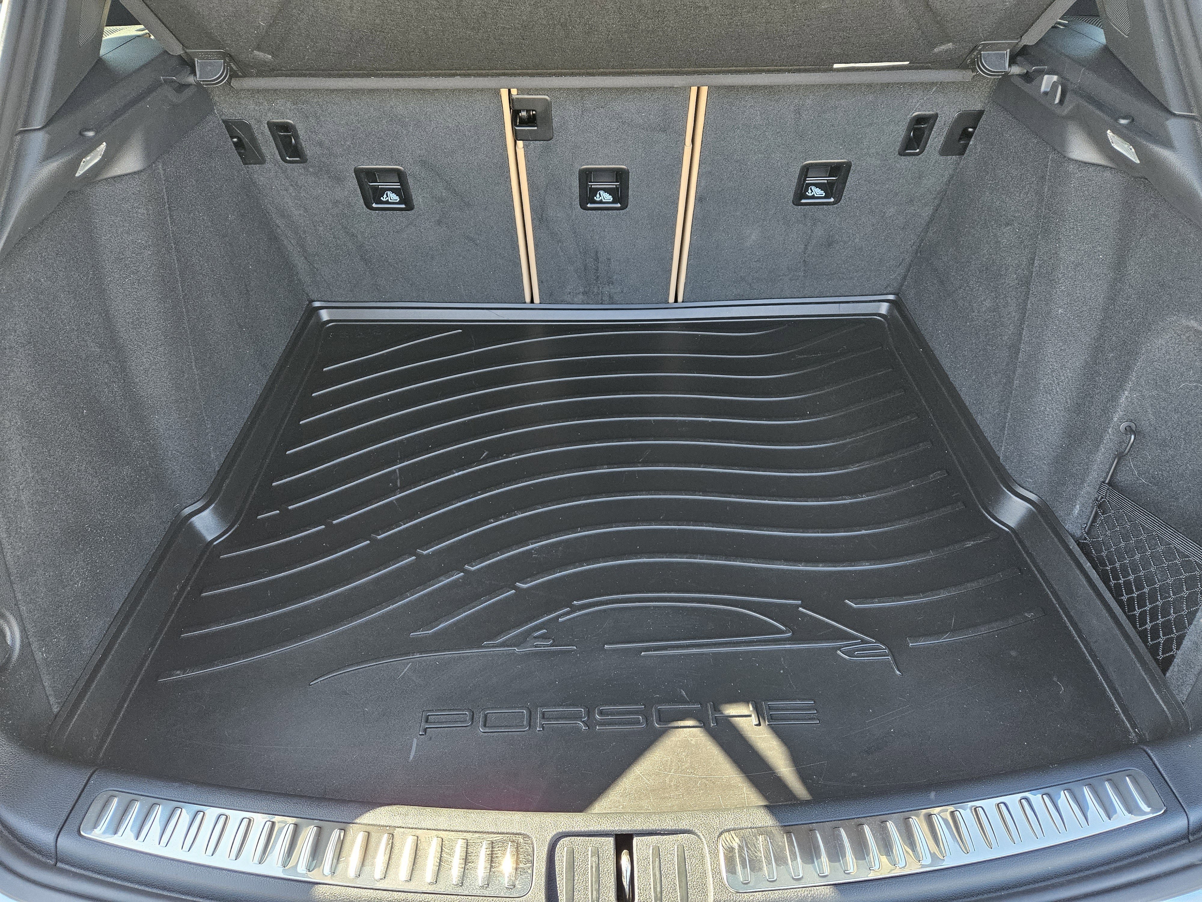 Certified 2025 Porsche Macan S image 31