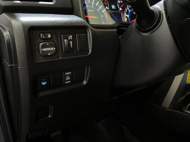 Certified 2019 Toyota 4Runner SR5 AWD/4WD image 17
