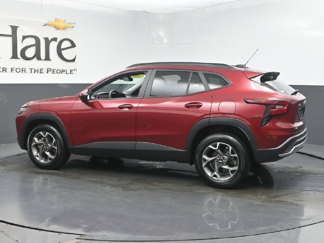 Used 2025 Chevrolet Trax LT FWD image 56