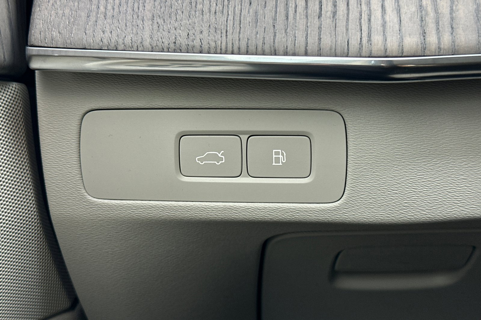 Used 2023 Volvo XC90 T8 Ultimate image 33