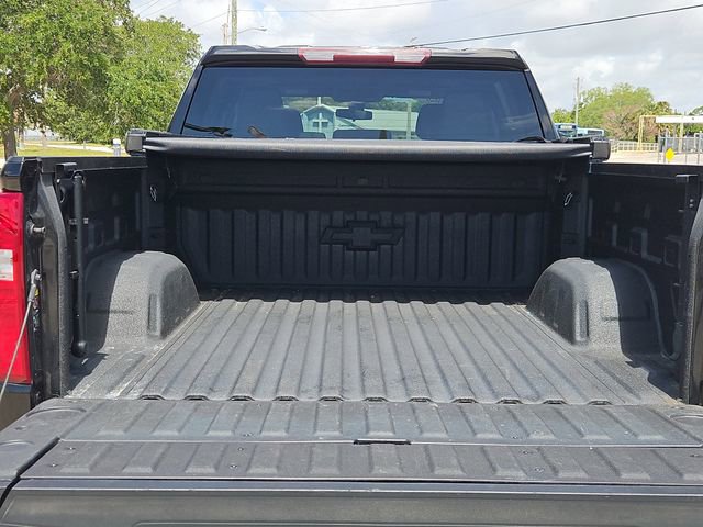 Used 2022 Chevrolet Silverado 1500 Custom w/ LPO, Dark Essentials Package RWD image 7