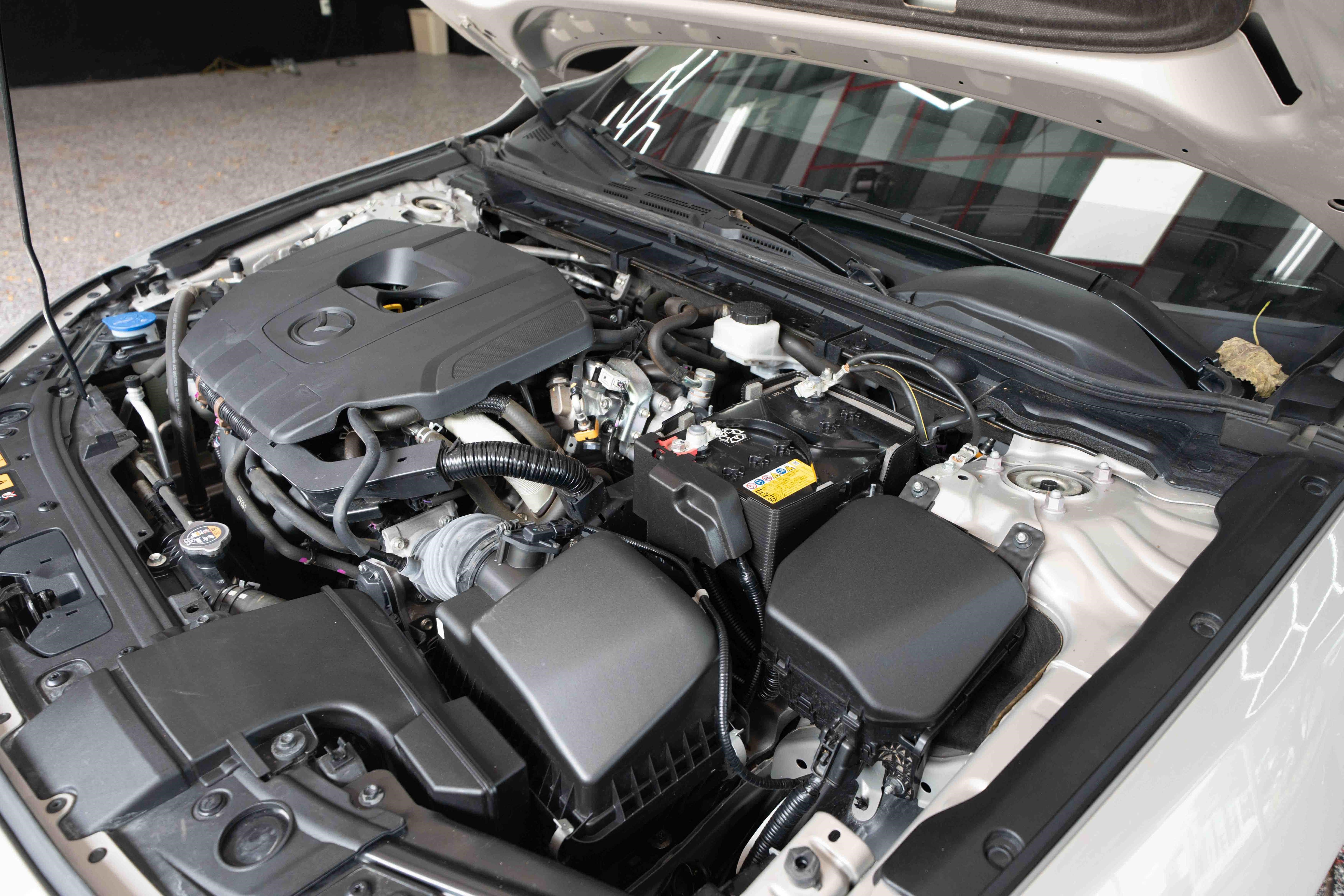 Used 2025 MAZDA MAZDA3 s FWD image 32