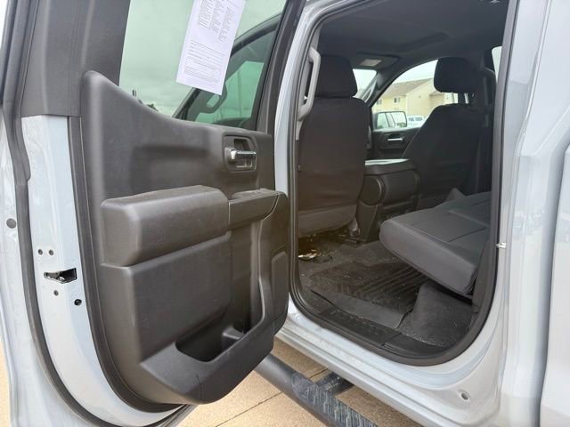 Used 2024 Chevrolet Silverado 1500 Custom w/ Turbomax Blackout Package AWD/4WD image 18