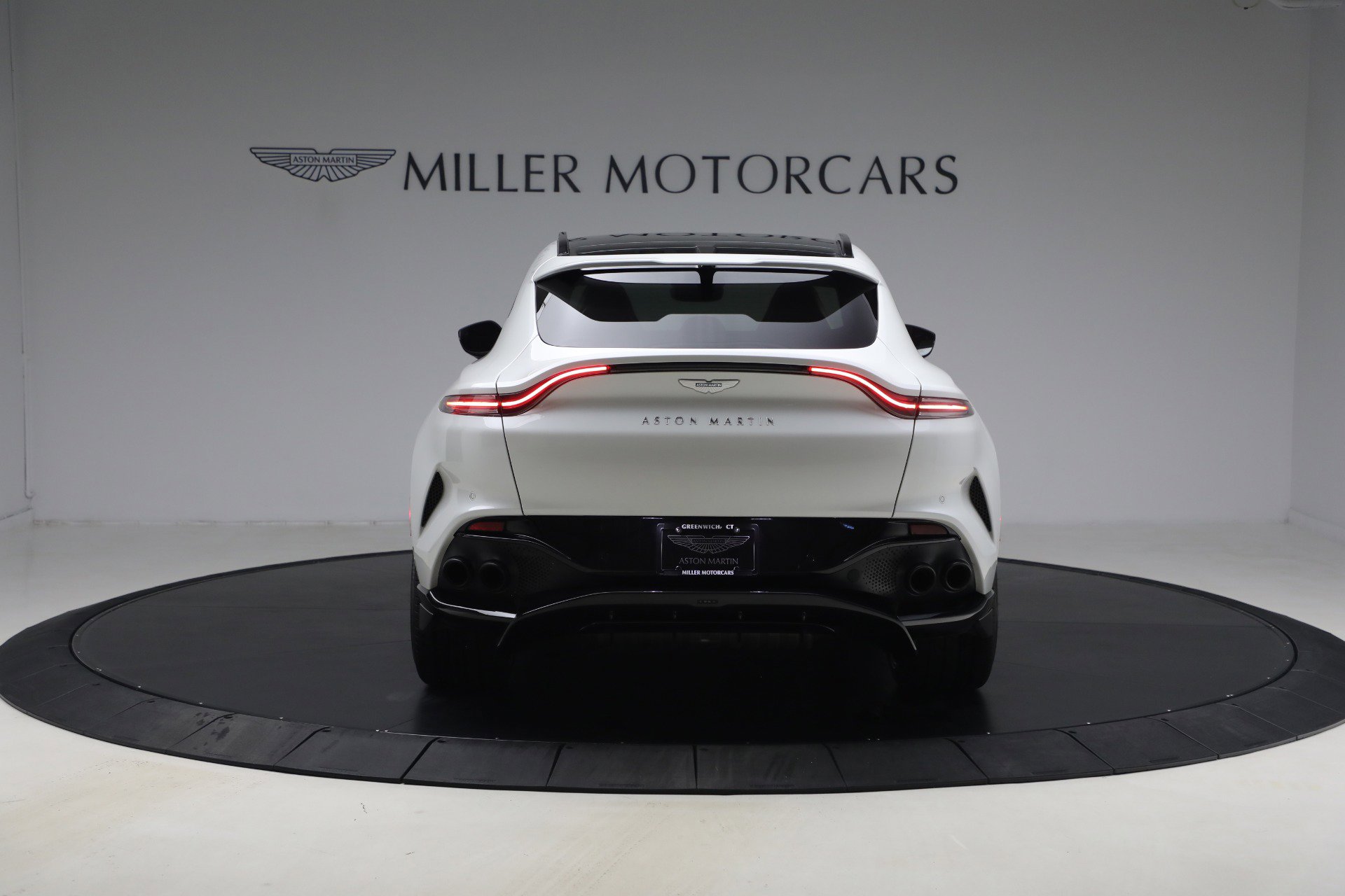 Used 2025 Aston Martin DBX 707 image 6