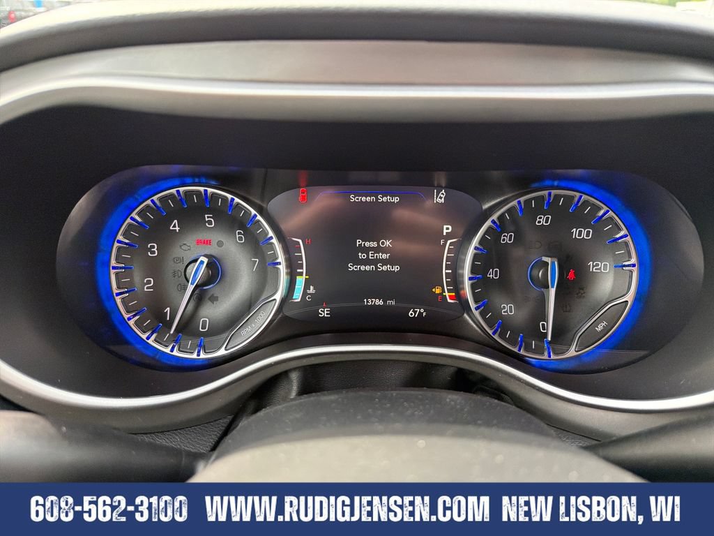 Used 2025 Chrysler Pacifica Select FWD image 15