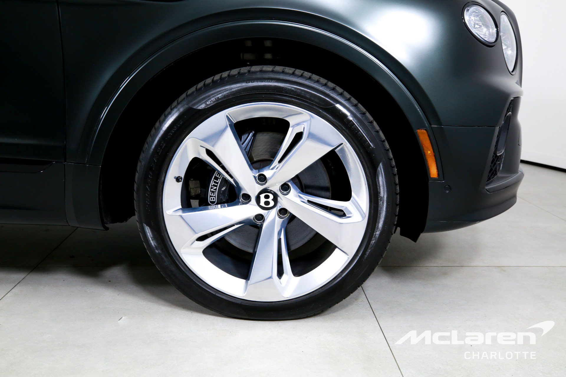 Used 2023 Bentley Bentayga Extended Wheelbase image 37