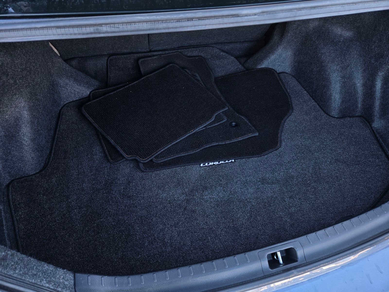 Used 2016 Toyota Corolla LE image 21