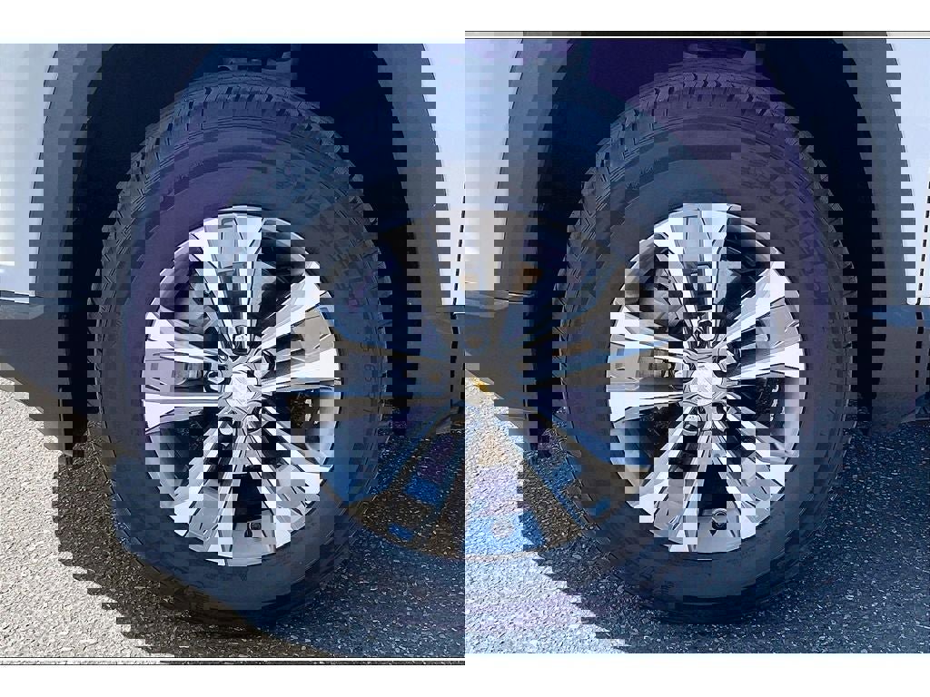 Used 2025 Chevrolet Equinox LT image 8