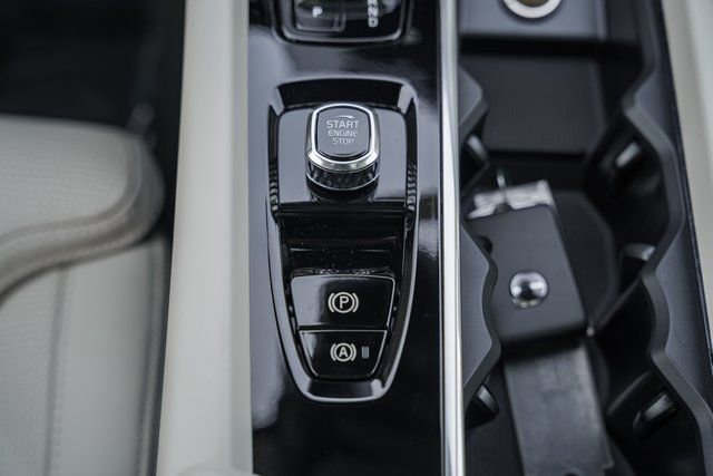 New 2026 Volvo XC60 B5 Ultra w/ Protection Package Premier image 26
