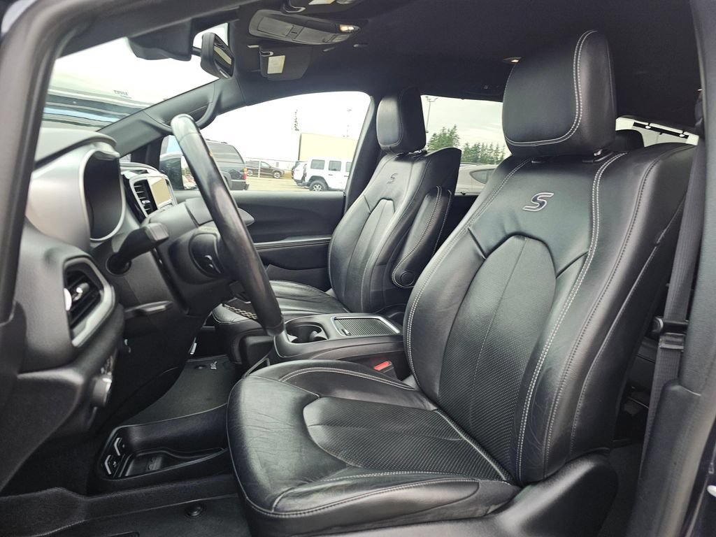 Used 2020 Chrysler Pacifica Touring-L Plus FWD image 19