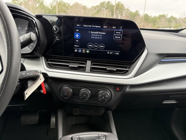 Used 2025 Chevrolet Trax LS image 20