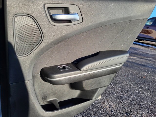 Used 2019 Dodge Charger SXT w/ Driver Confidence Group image 21