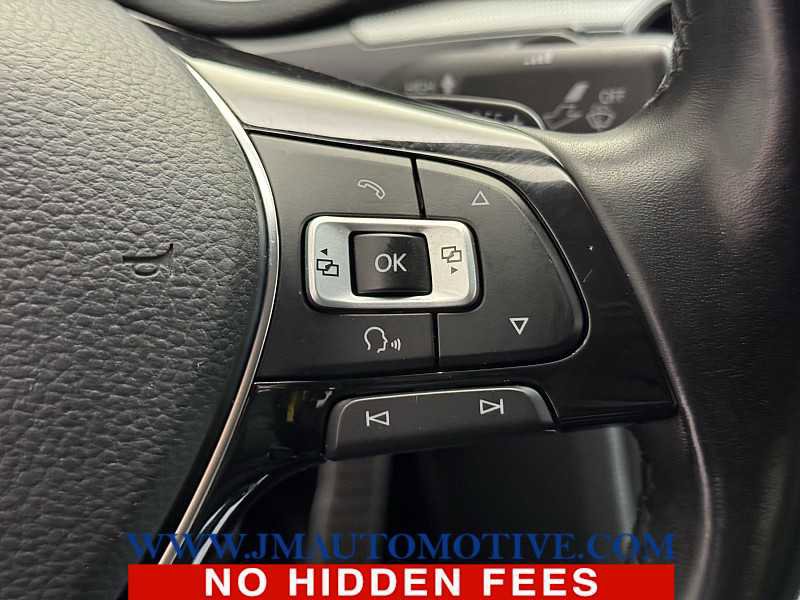 Used 2017 Volkswagen Passat 1.8T R-Line w/ R-Line Lighting Package image 42