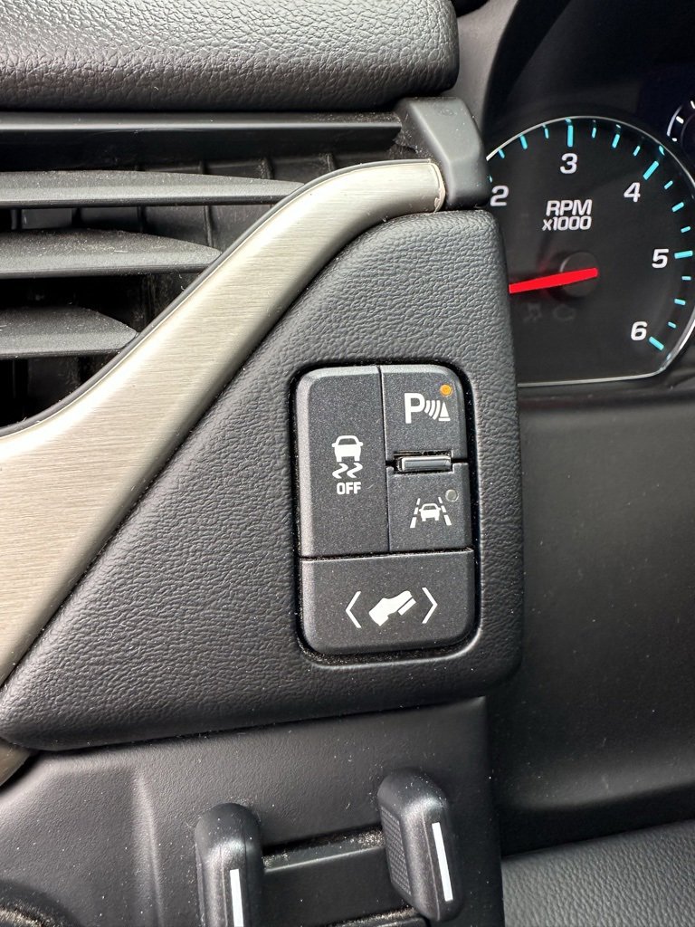 Used 2019 GMC Yukon Denali w/ Open Road Package image 11