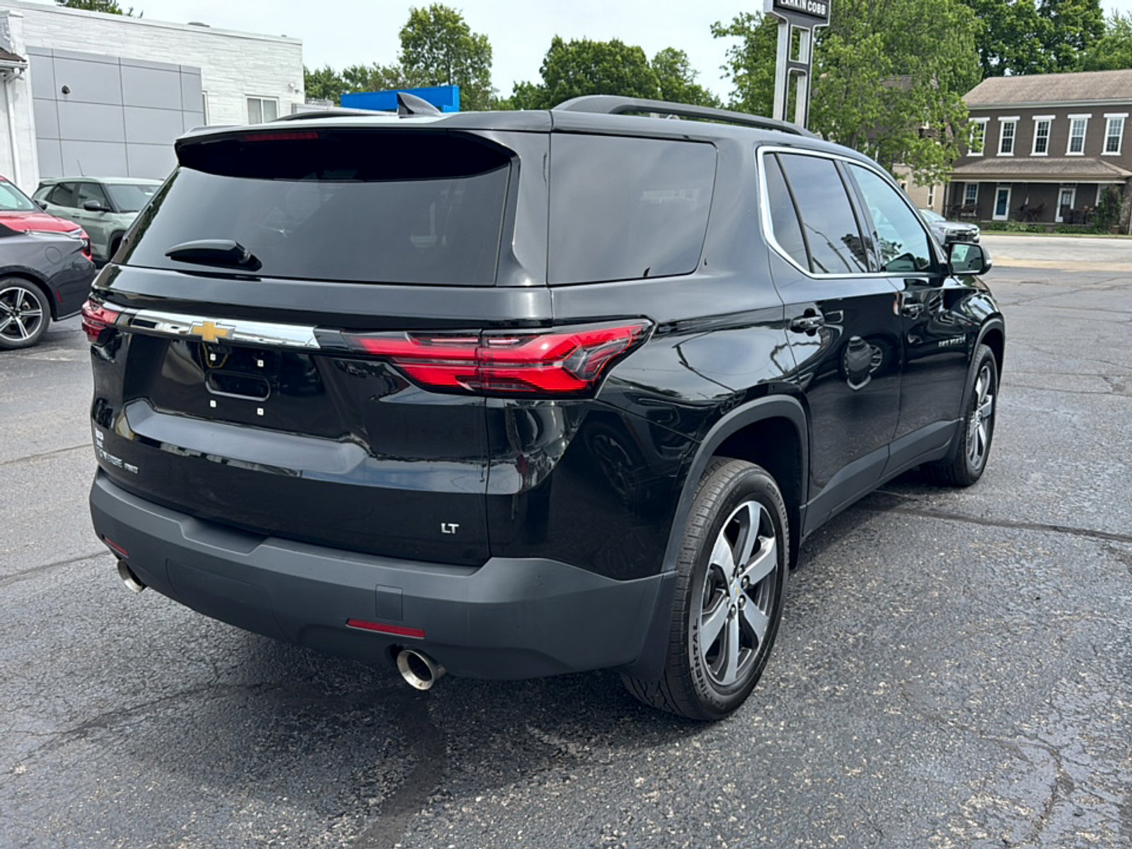 Used 2023 Chevrolet Traverse LT w/ LT Premium Package AWD/4WD image 7