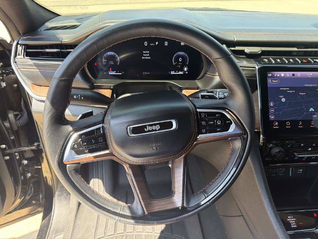 Used 2025 Jeep Grand Cherokee L Summit AWD/4WD image 24