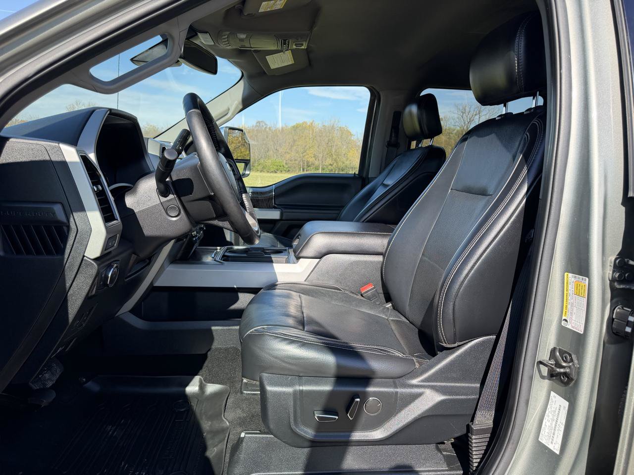 Used 2019 Ford F250 Lariat w/ Lariat Ultimate Package AWD/4WD image 20