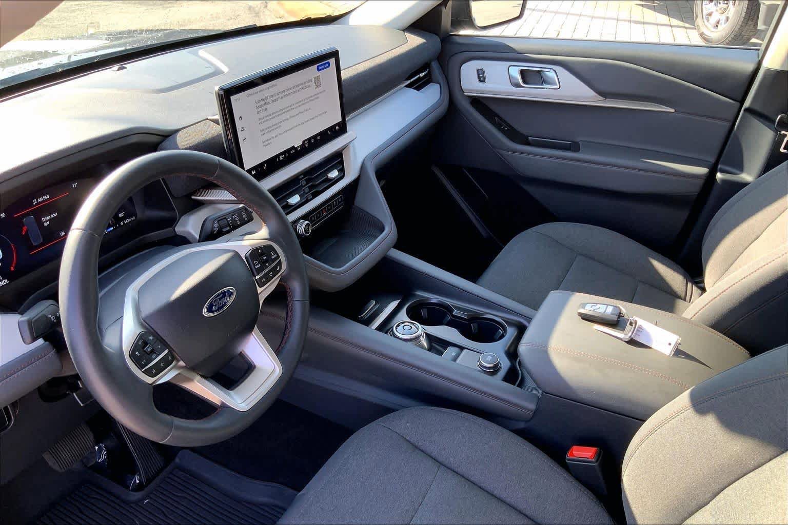 Certified 2025 Ford Explorer Active image 16