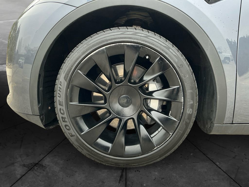 Used 2021 Tesla Model Y Long Range image 15