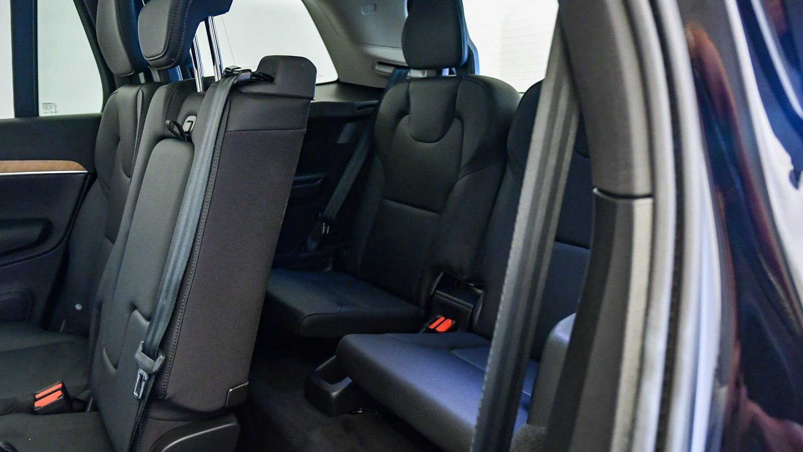 Certified 2025 Volvo XC90 B6 Ultra image 21